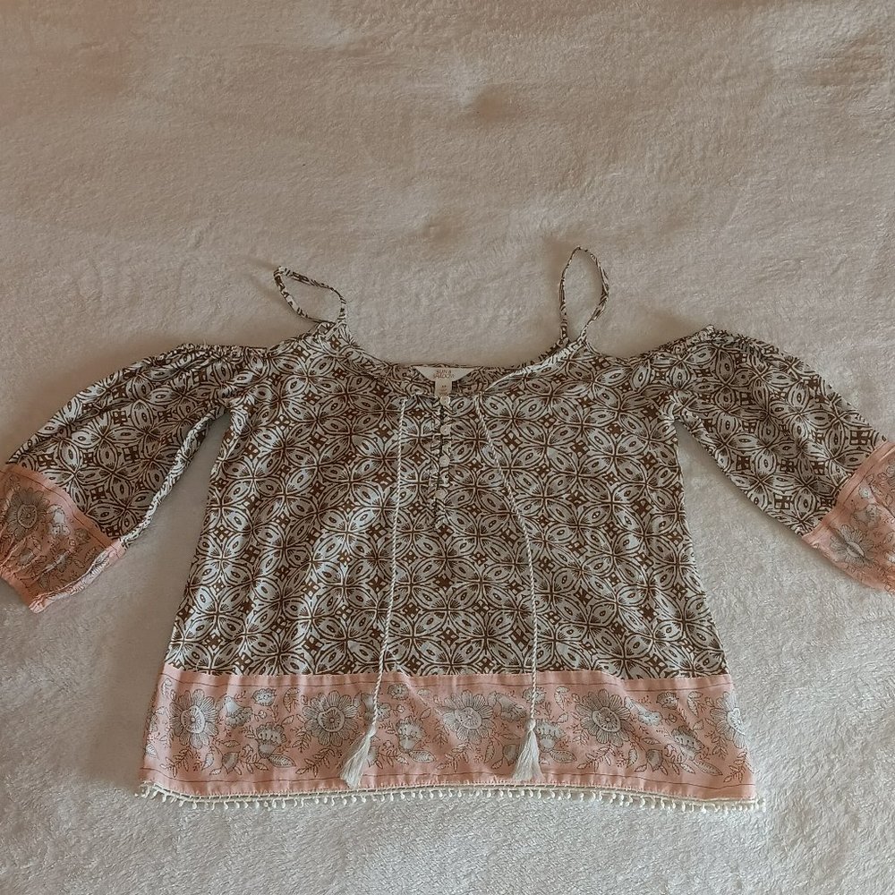 DARLING COLD SHOULDER LONG SLEEVE BOHO SHIRT, SIZE XS,  BY SUN AND SHADOW